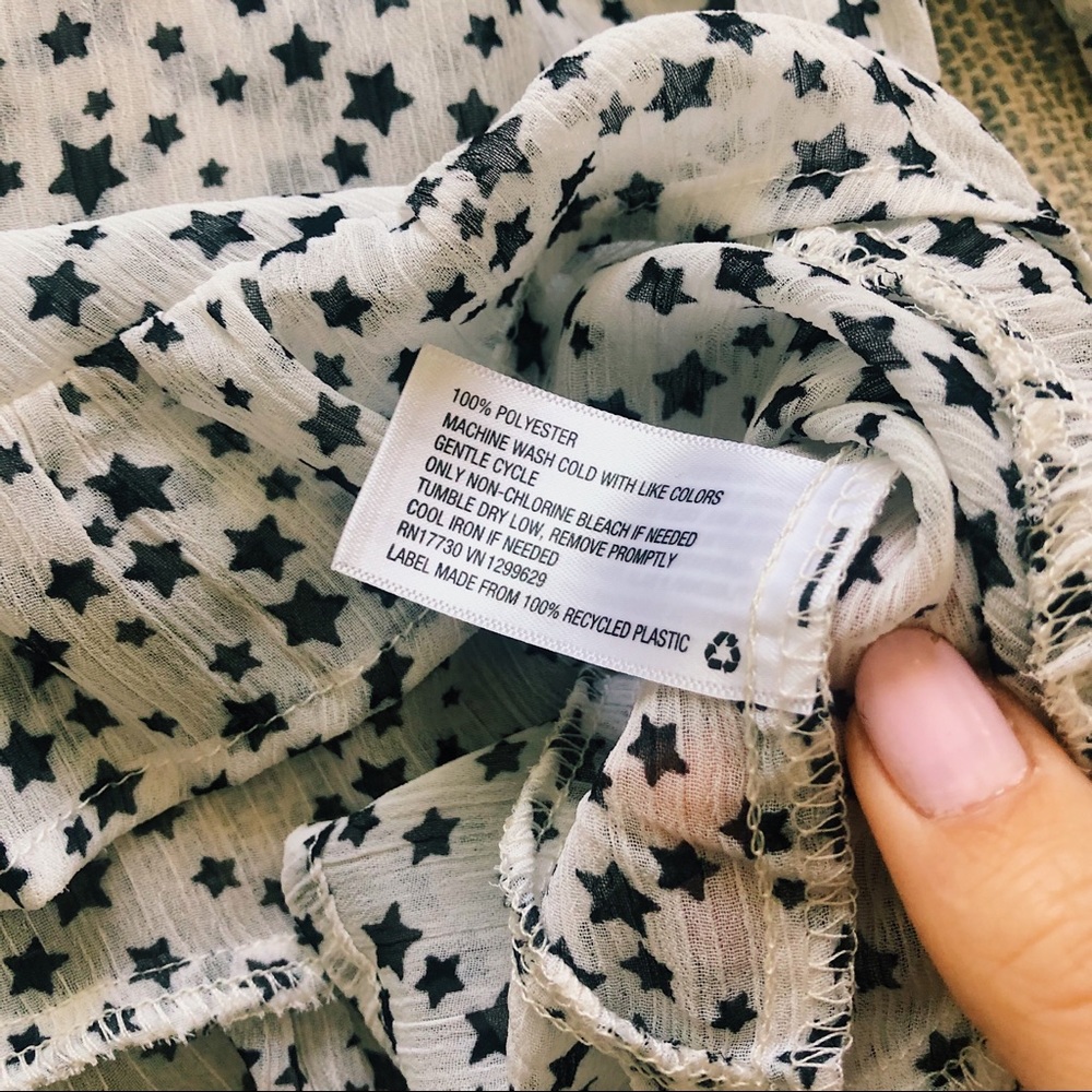 Star Pattern Blouse - Picture 10 of 11